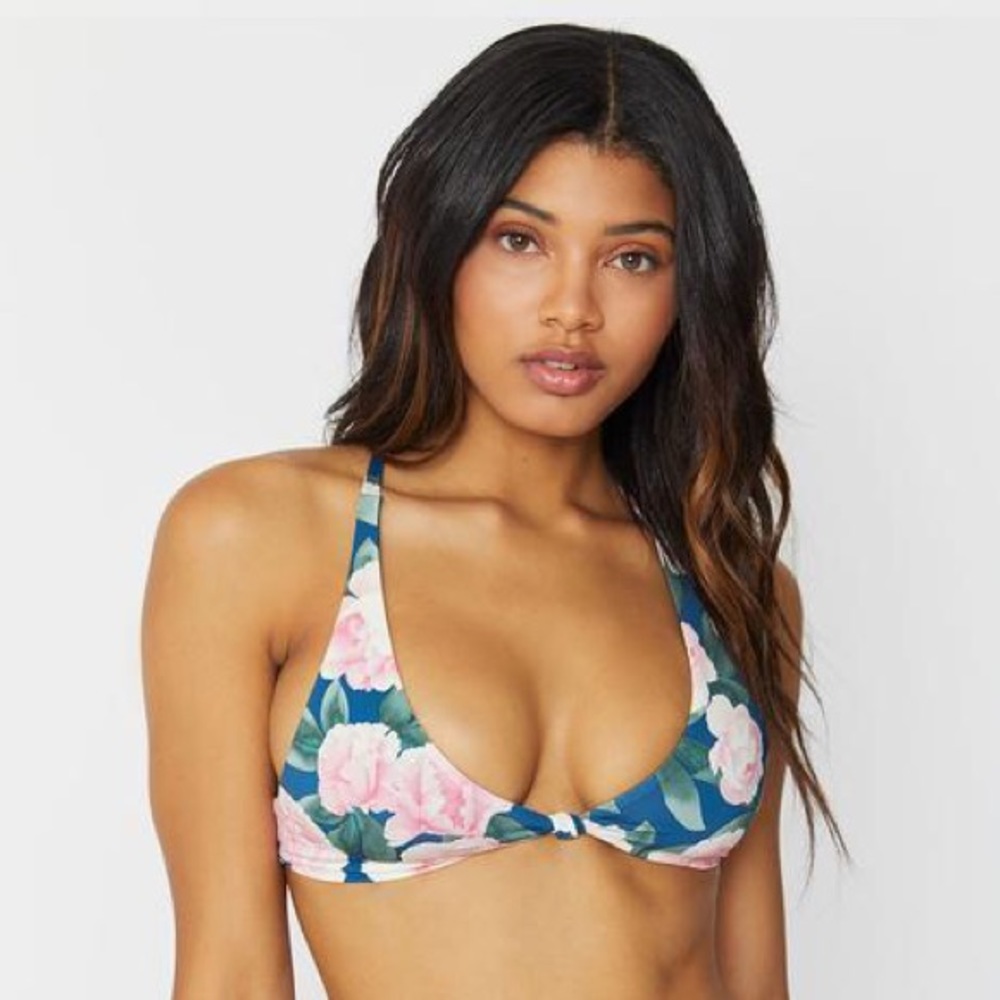 Frankie’s Bikinis Malibu top in Peony Pink